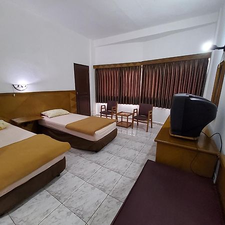 Hotel Kumala Samudra Cikakak Ngoại thất bức ảnh