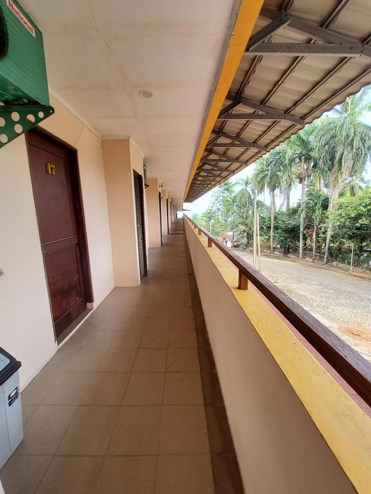 Hotel Kumala Samudra Cikakak Ngoại thất bức ảnh