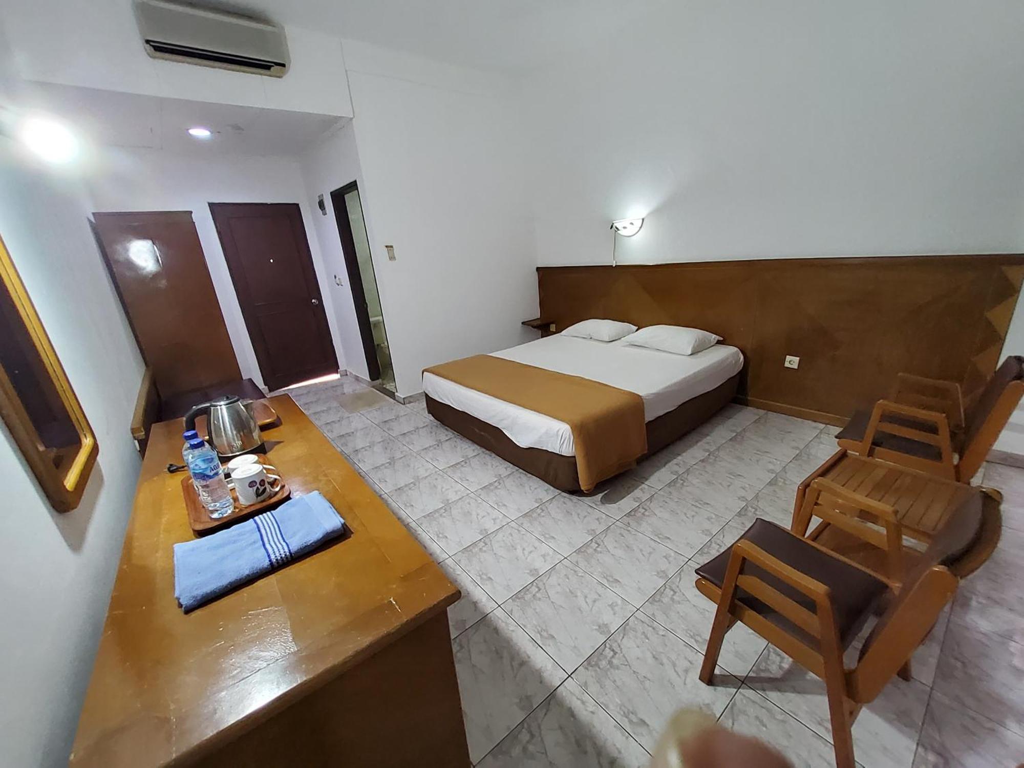 Hotel Kumala Samudra Cikakak Ngoại thất bức ảnh
