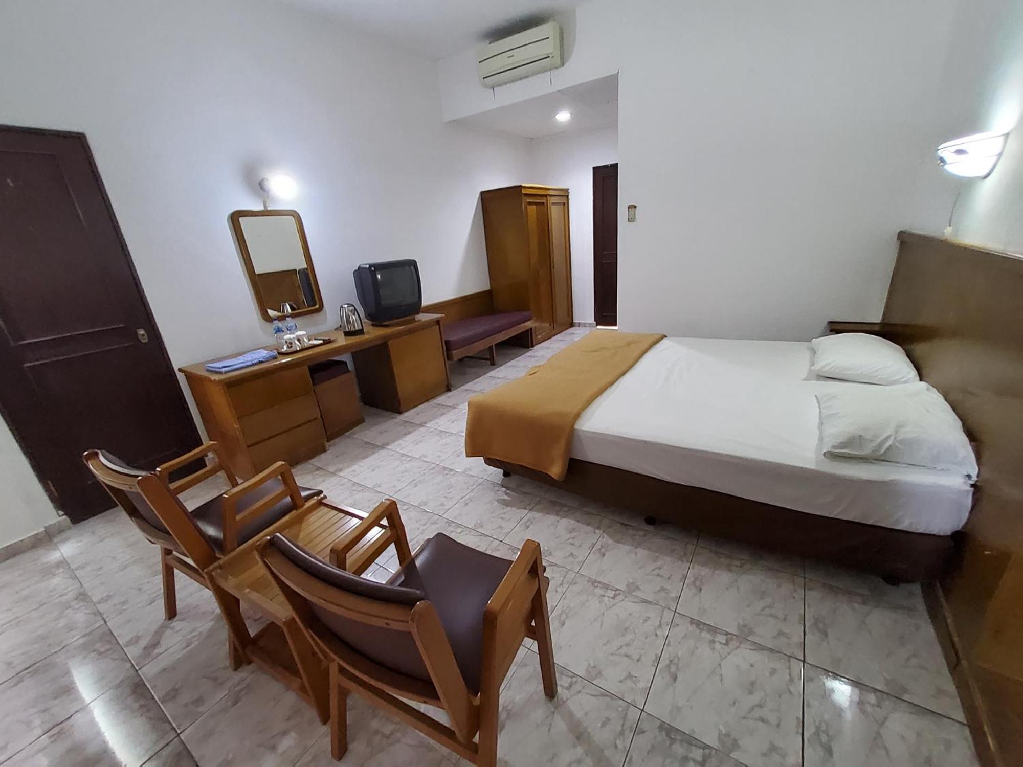 Hotel Kumala Samudra Cikakak Ngoại thất bức ảnh