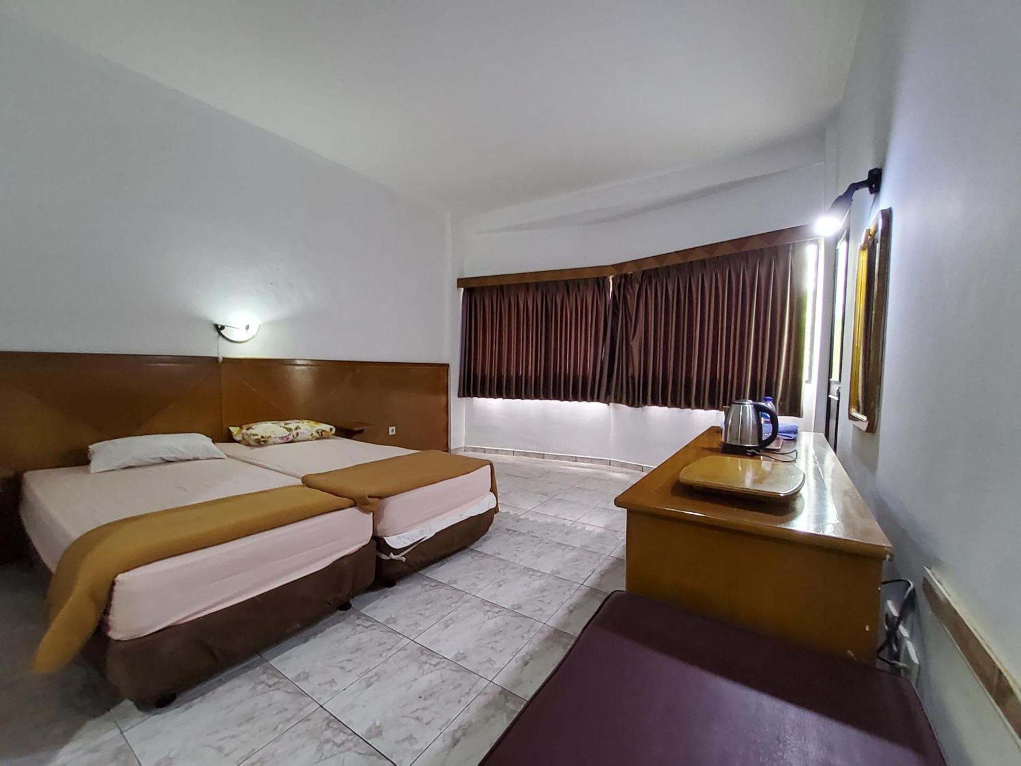 Hotel Kumala Samudra Cikakak Ngoại thất bức ảnh