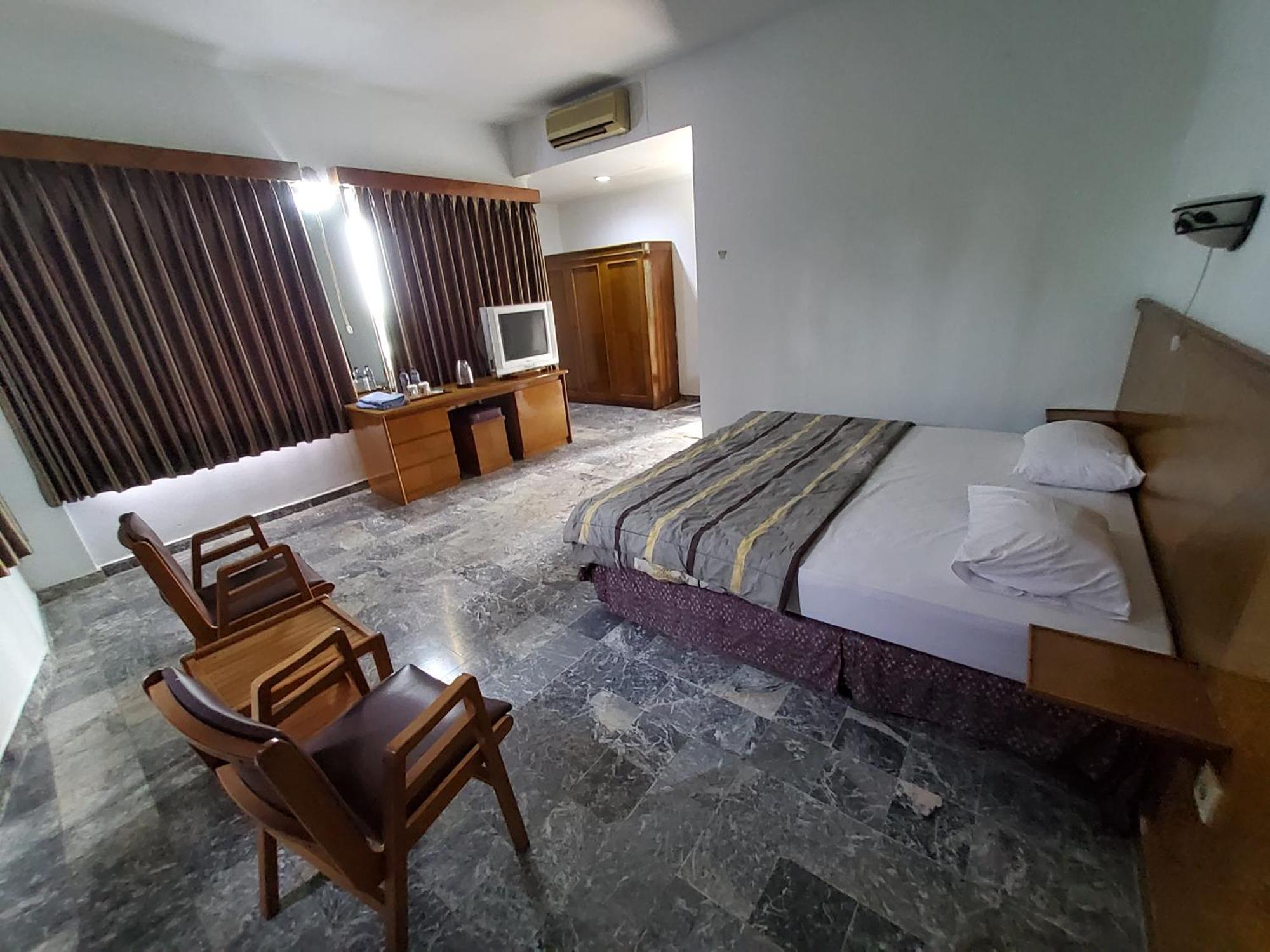 Hotel Kumala Samudra Cikakak Ngoại thất bức ảnh