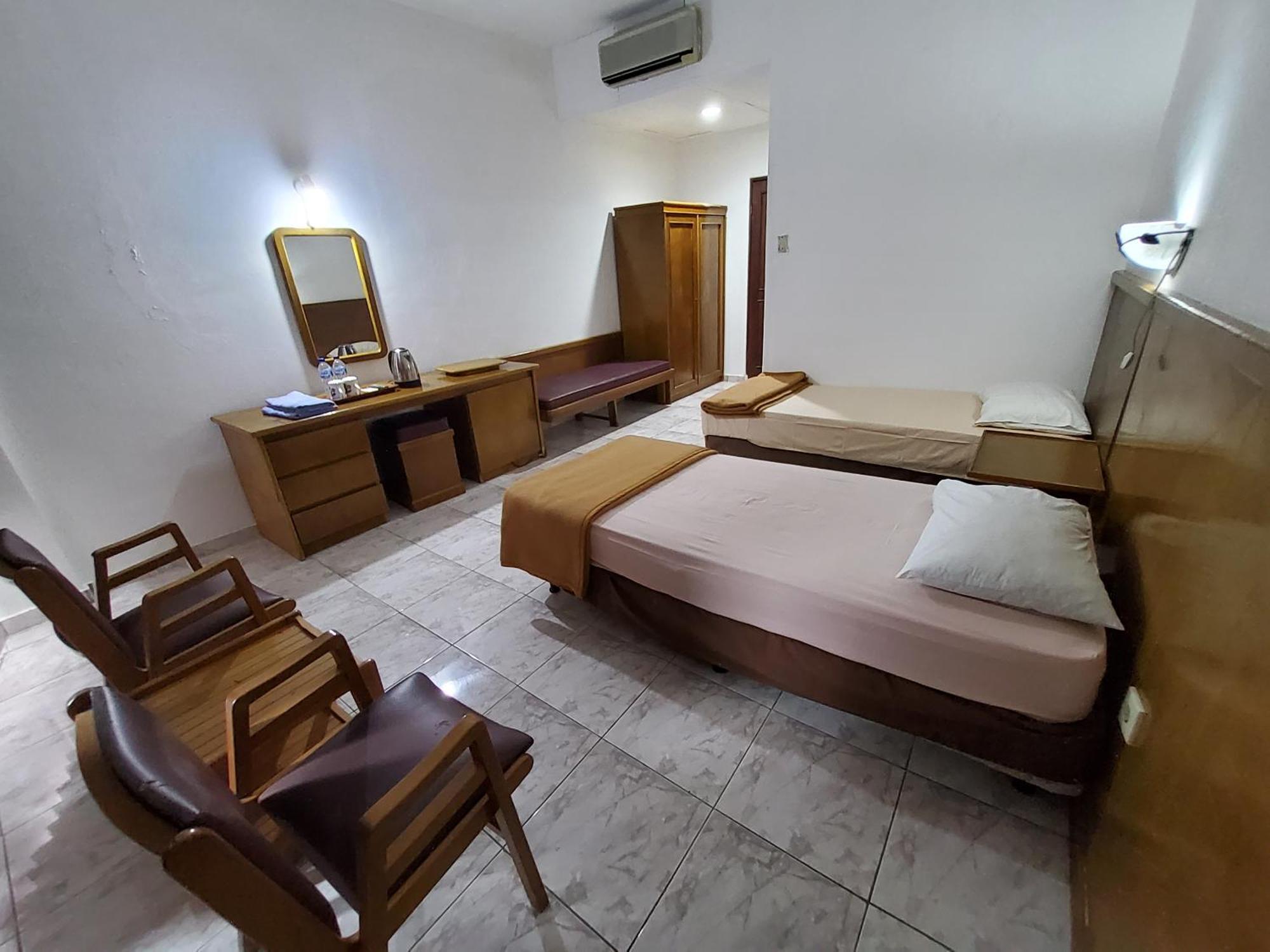 Hotel Kumala Samudra Cikakak Ngoại thất bức ảnh