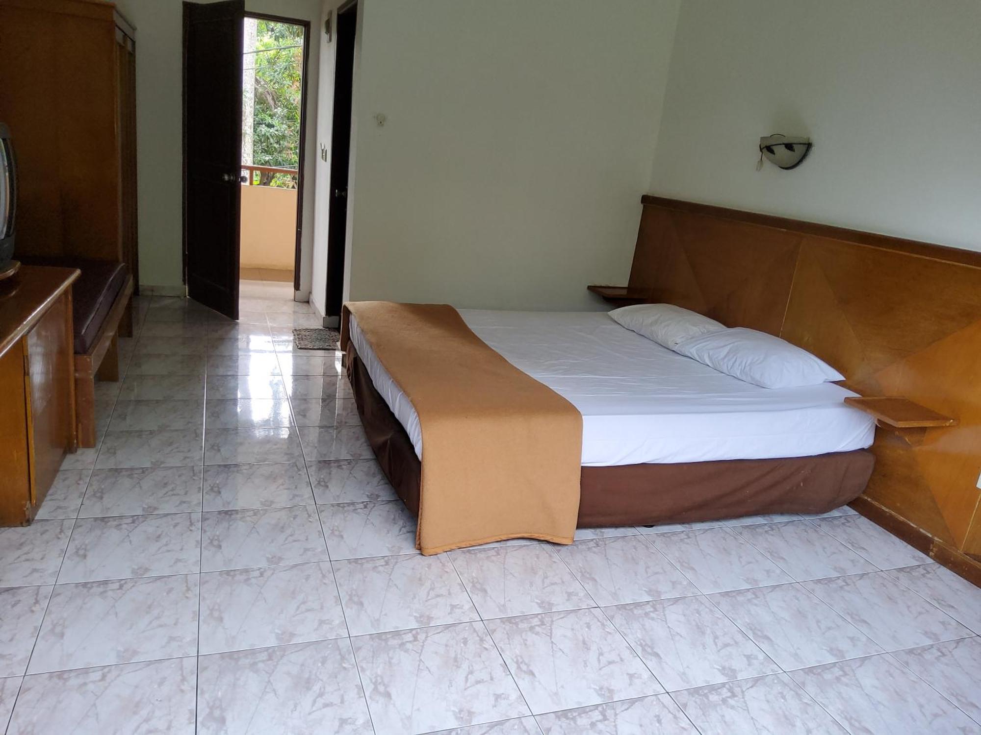 Hotel Kumala Samudra Cikakak Ngoại thất bức ảnh