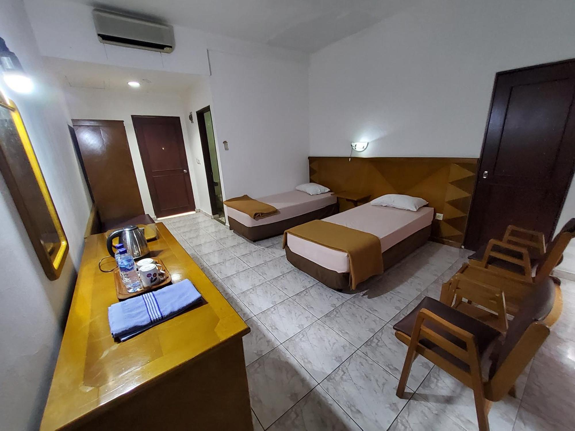 Hotel Kumala Samudra Cikakak Ngoại thất bức ảnh